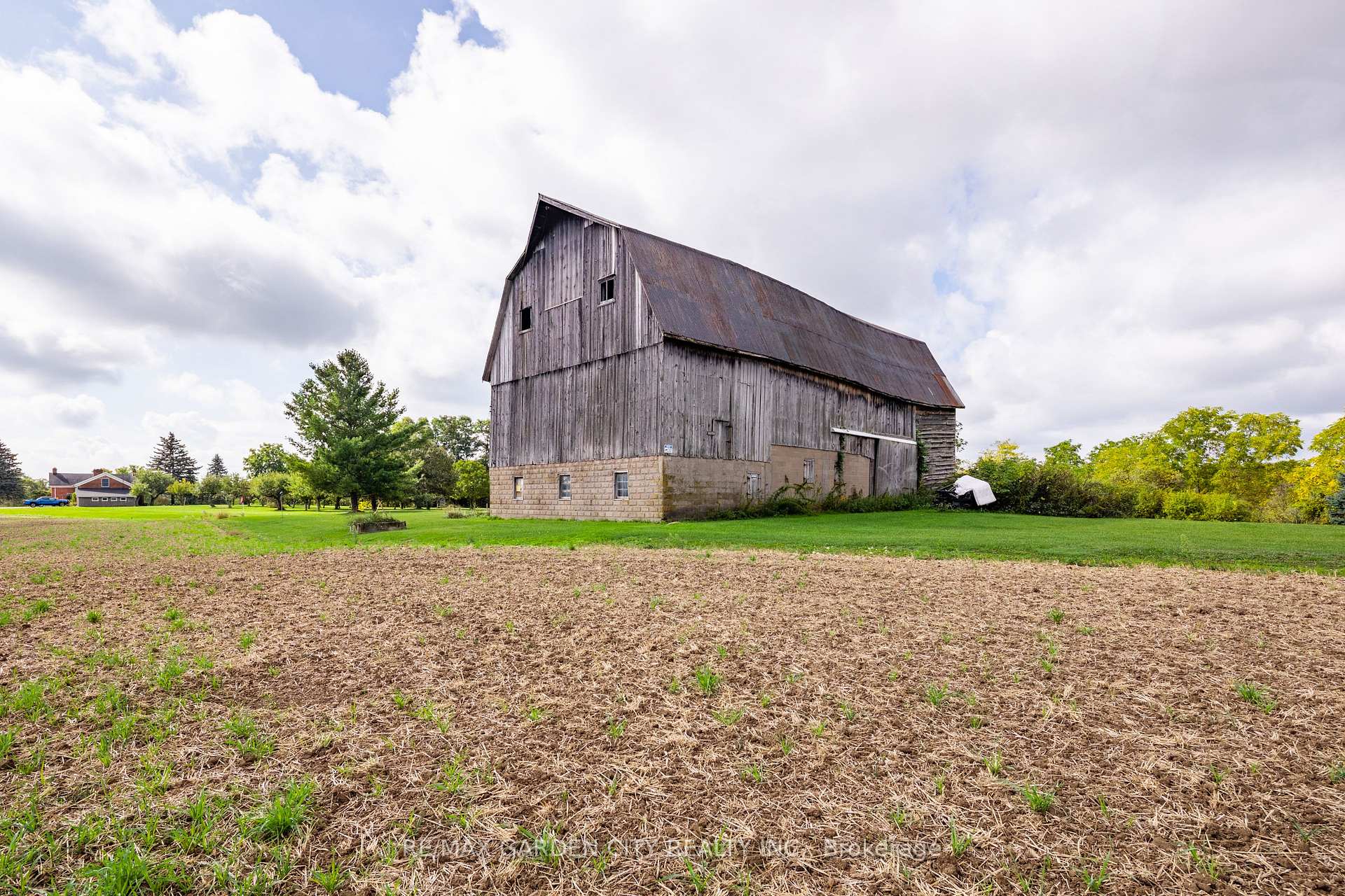 Photo 3 of 2432 Seburn Road, Thorold, Cataract Road — HOMEH