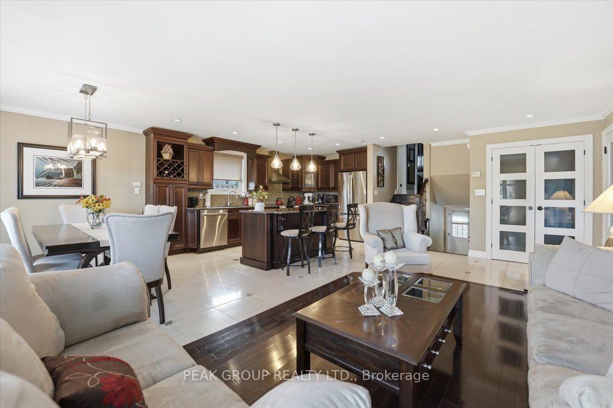 Photo 10 of 7402 Westfield Drive, Niagara Falls, Casey — HOMEH