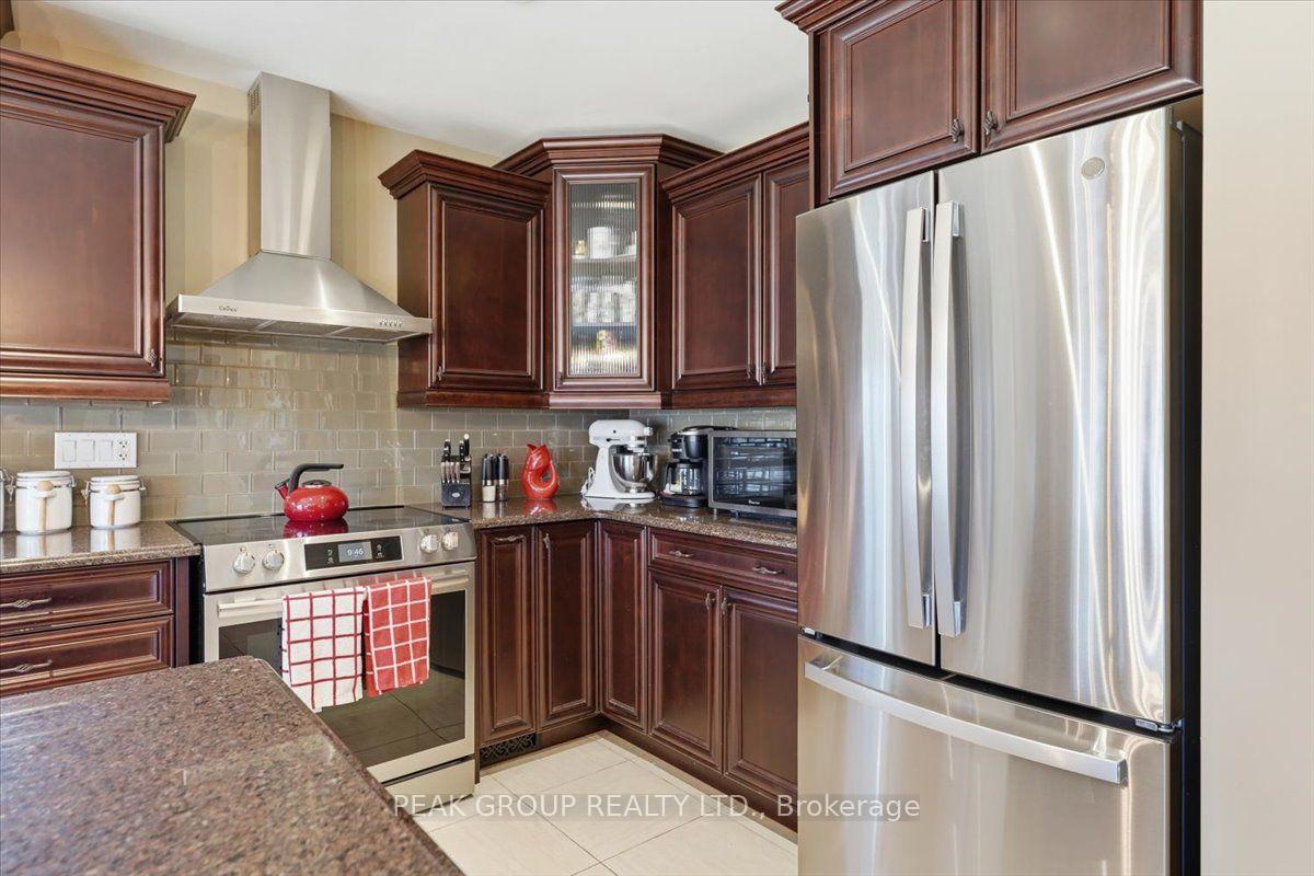 Photo 14 of 7402 Westfield Drive, Niagara Falls, Casey — HOMEH