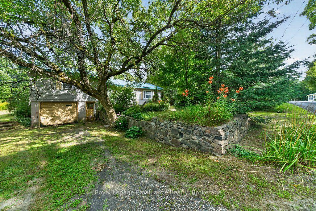 Photo of 2452 Henderson Road