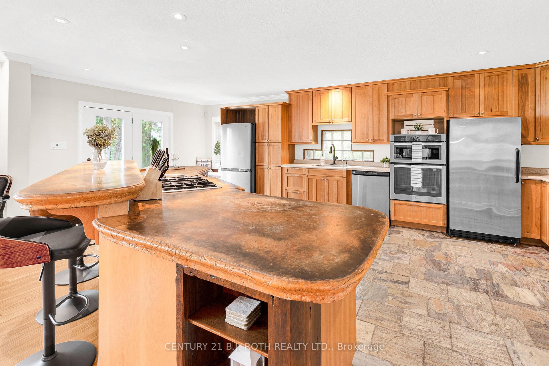 Photo 11 of 58 White Oaks Road, Barrie, South Shore — HOMEH