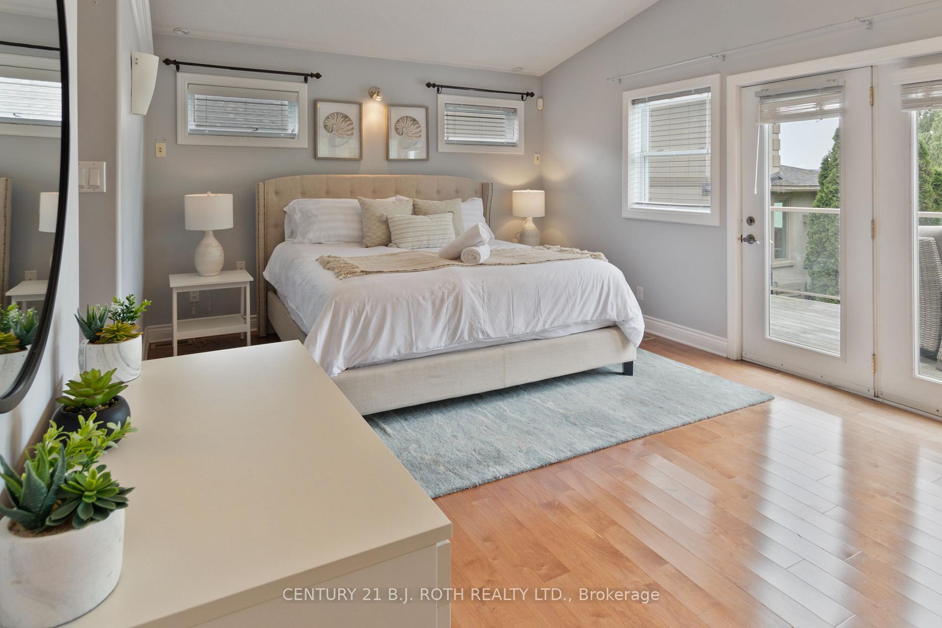 Photo 23 of 58 White Oaks Road, Barrie, South Shore — HOMEH