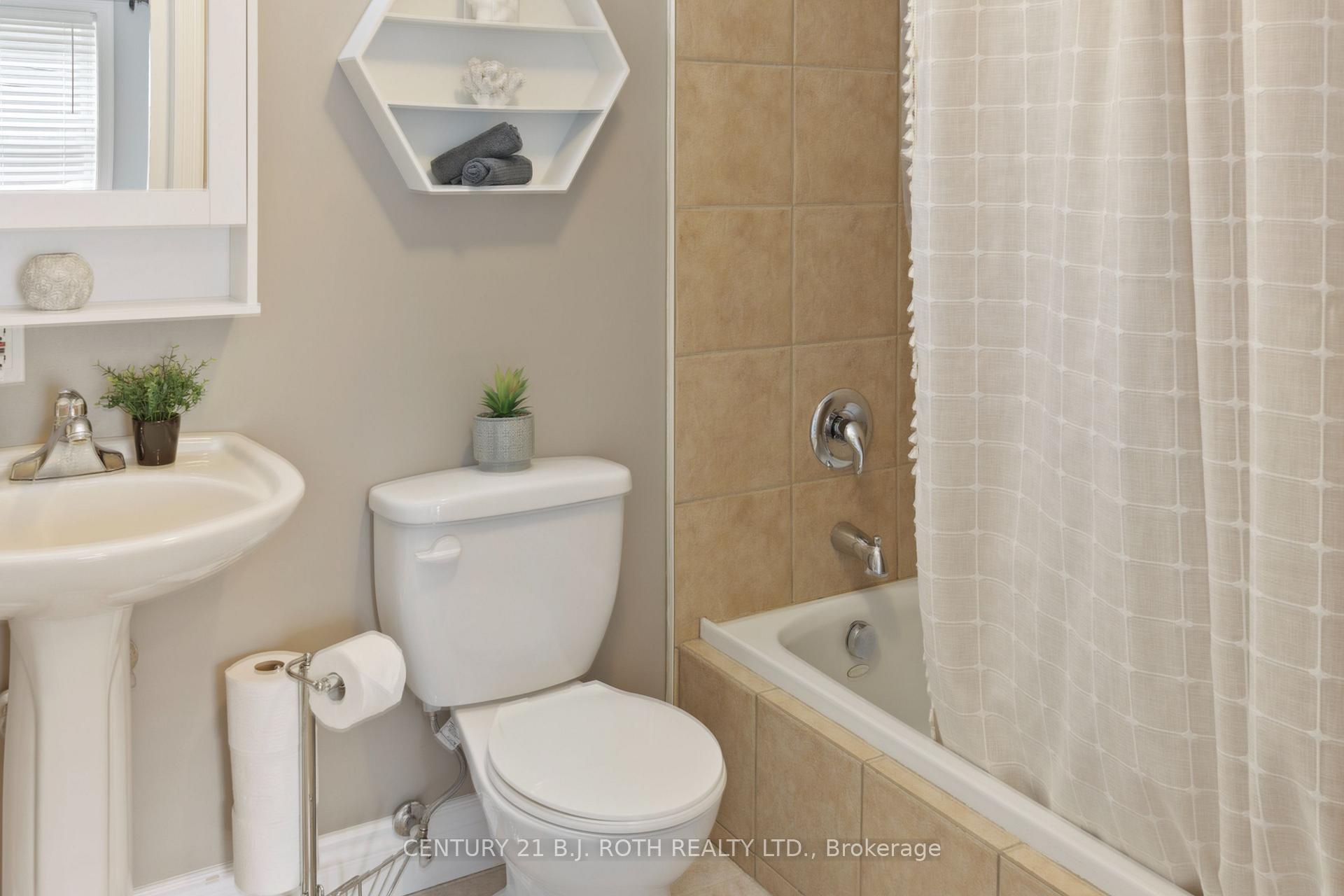 Photo 31 of 58 White Oaks Road, Barrie, South Shore — HOMEH