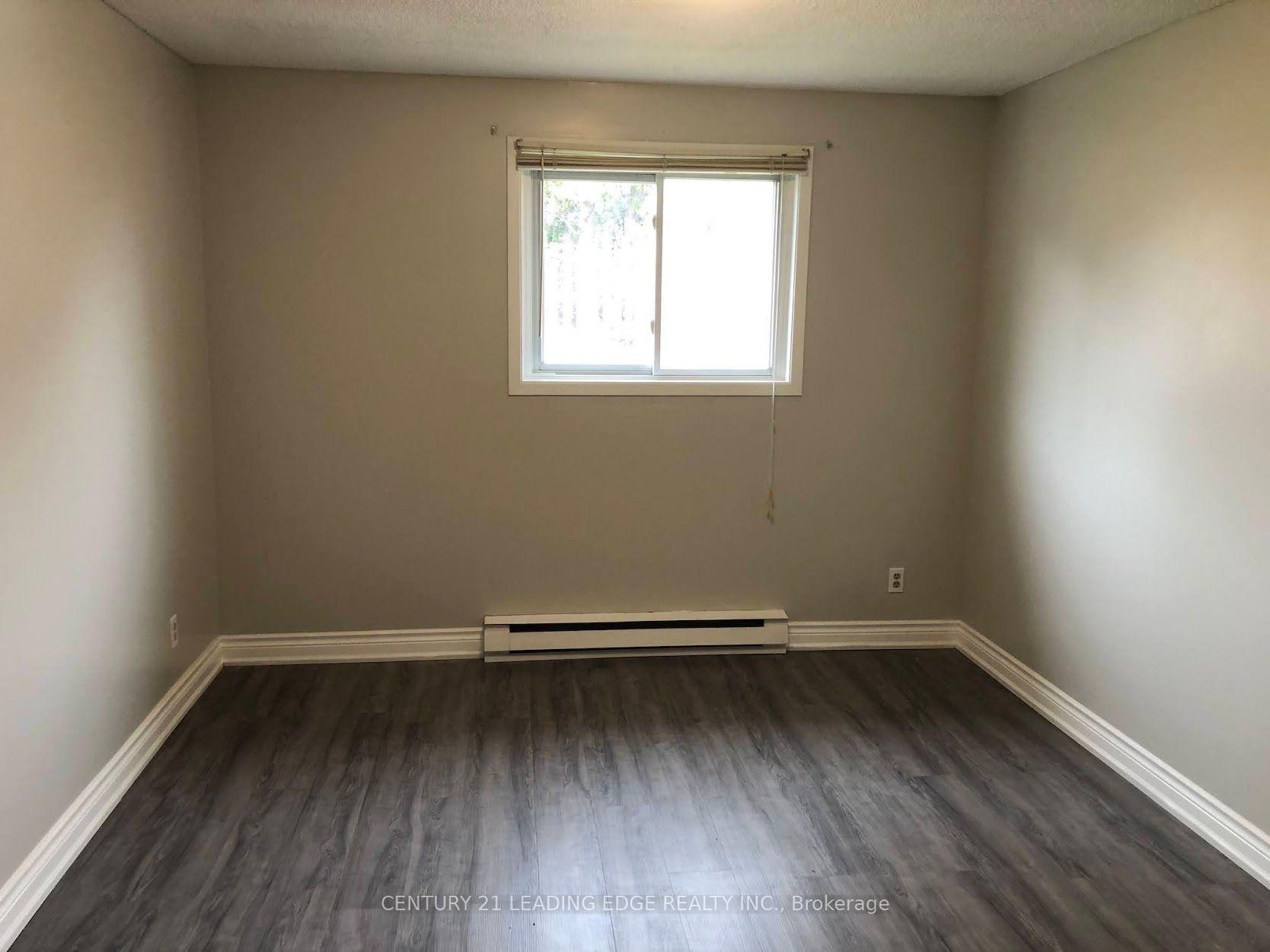 Photo 3 of Unit 1, 699 Attersley Drive, Oshawa, Pinecrest — HOMEH