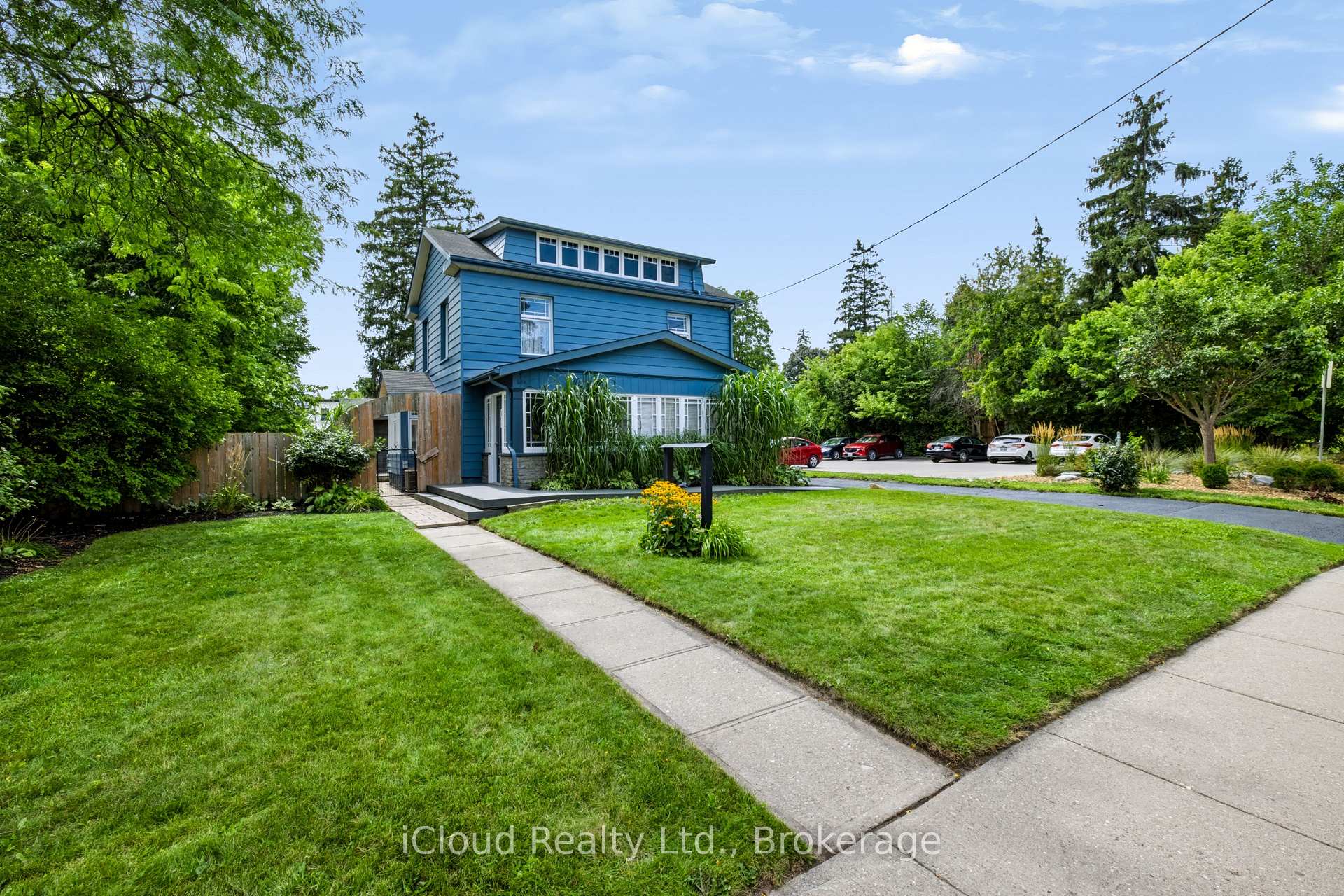 Photo of 654 Duke Street