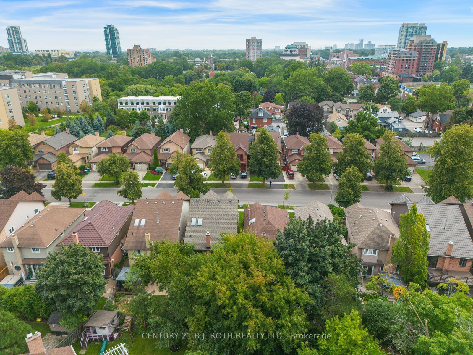 Photo 3 of 56 Sproule Drive, Brampton, Downtown Brampton — HOMEH