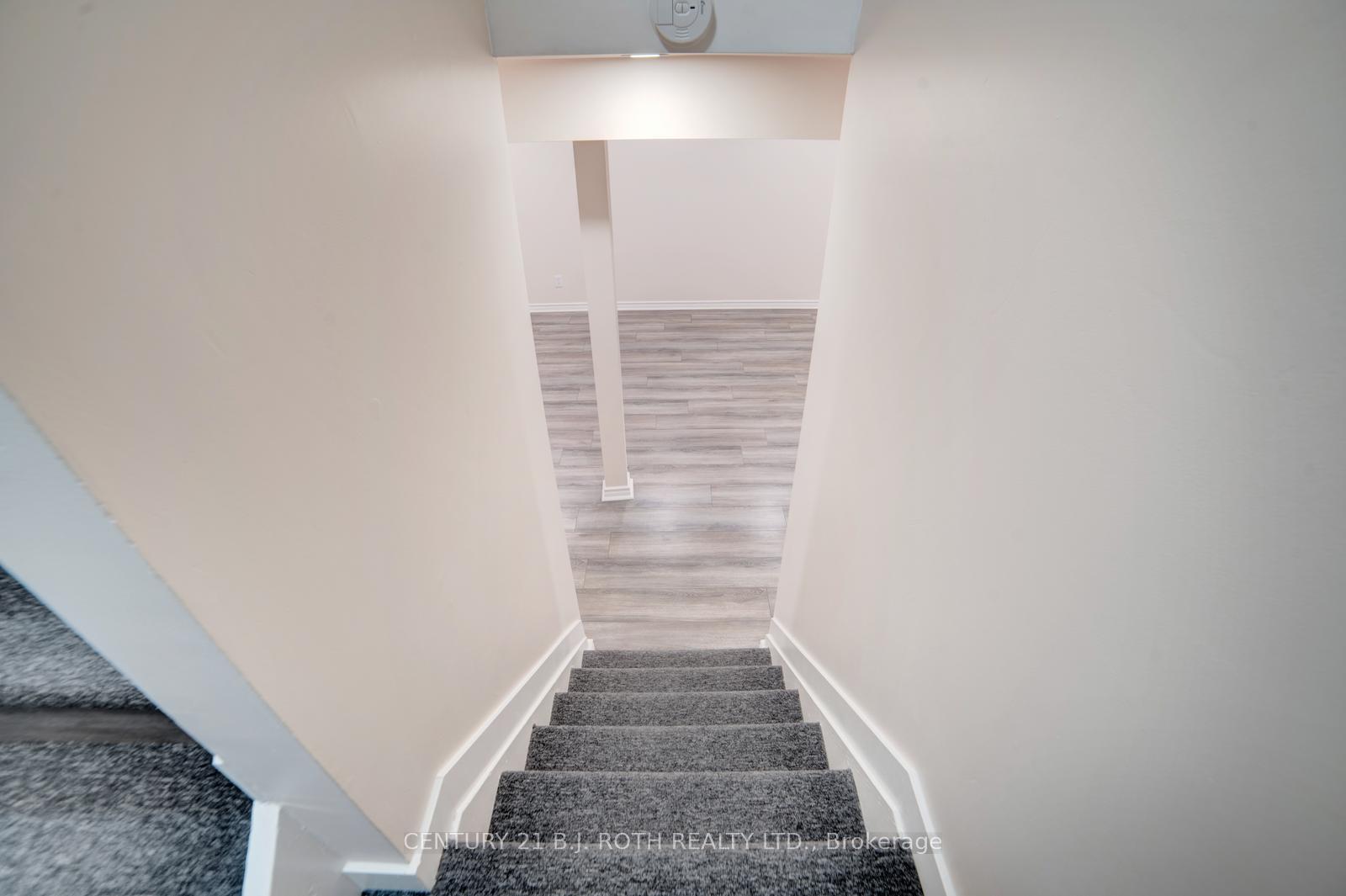 Photo 37 of 56 Sproule Drive, Brampton, Downtown Brampton — HOMEH