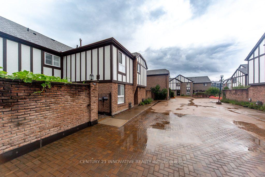 Photo 3 of Unit 52, 2 Dailing Gate NE, Scarborough, Malvern — HOMEH