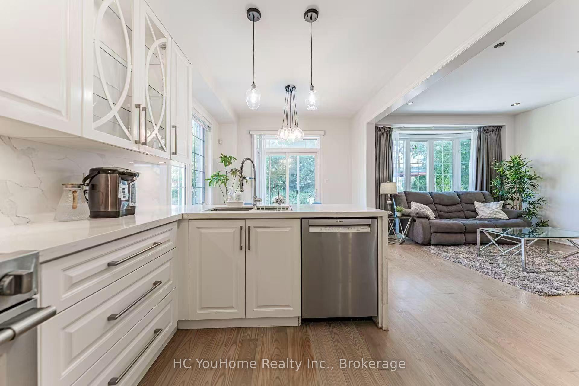 Photo 8 of 37 Shell Court, Richmond Hill, Rouge Woods — HOMEH