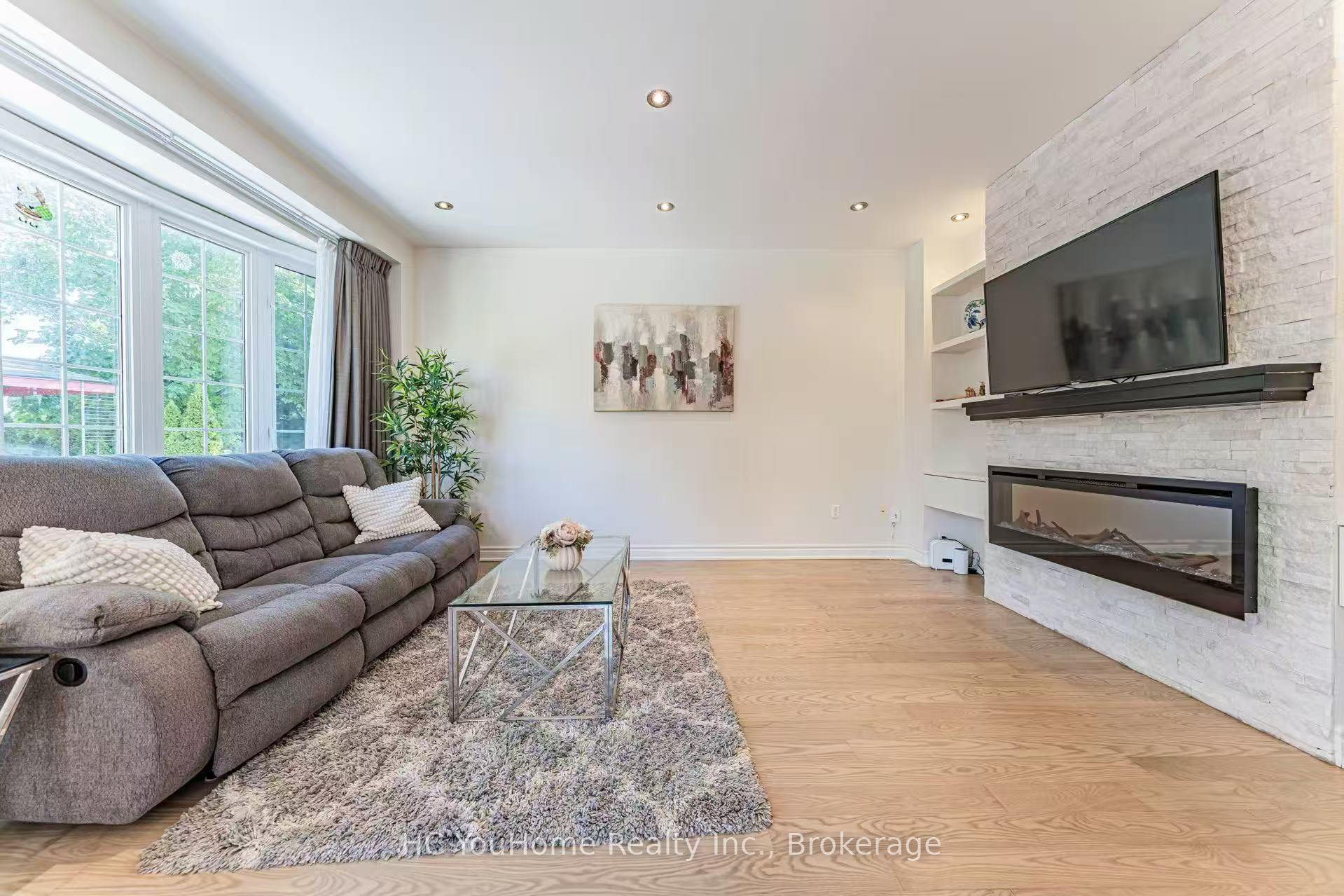 Photo 11 of 37 Shell Court, Richmond Hill, Rouge Woods — HOMEH