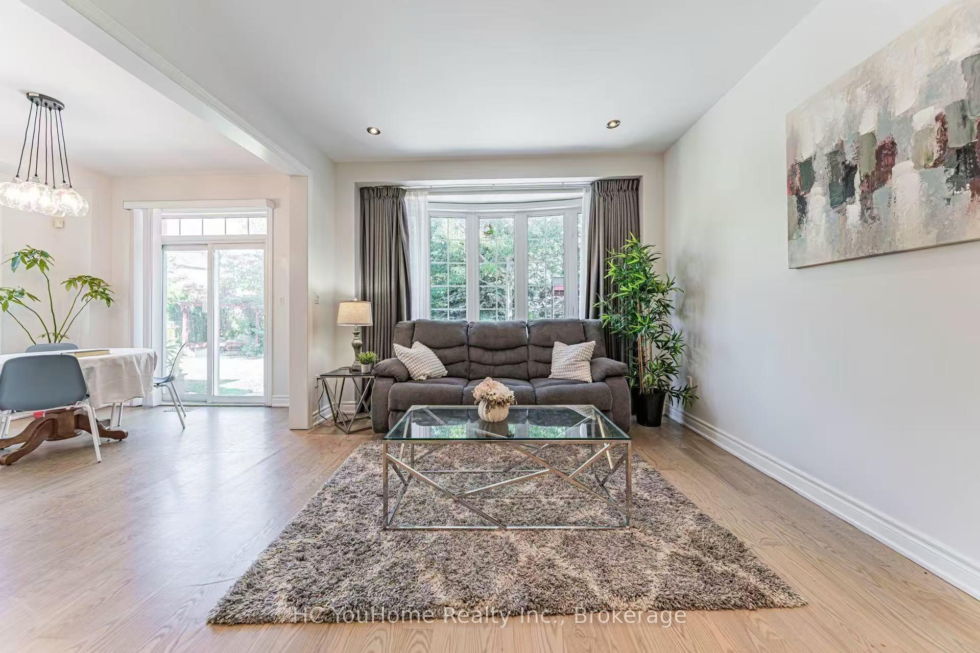 Photo 12 of 37 Shell Court, Richmond Hill, Rouge Woods — HOMEH