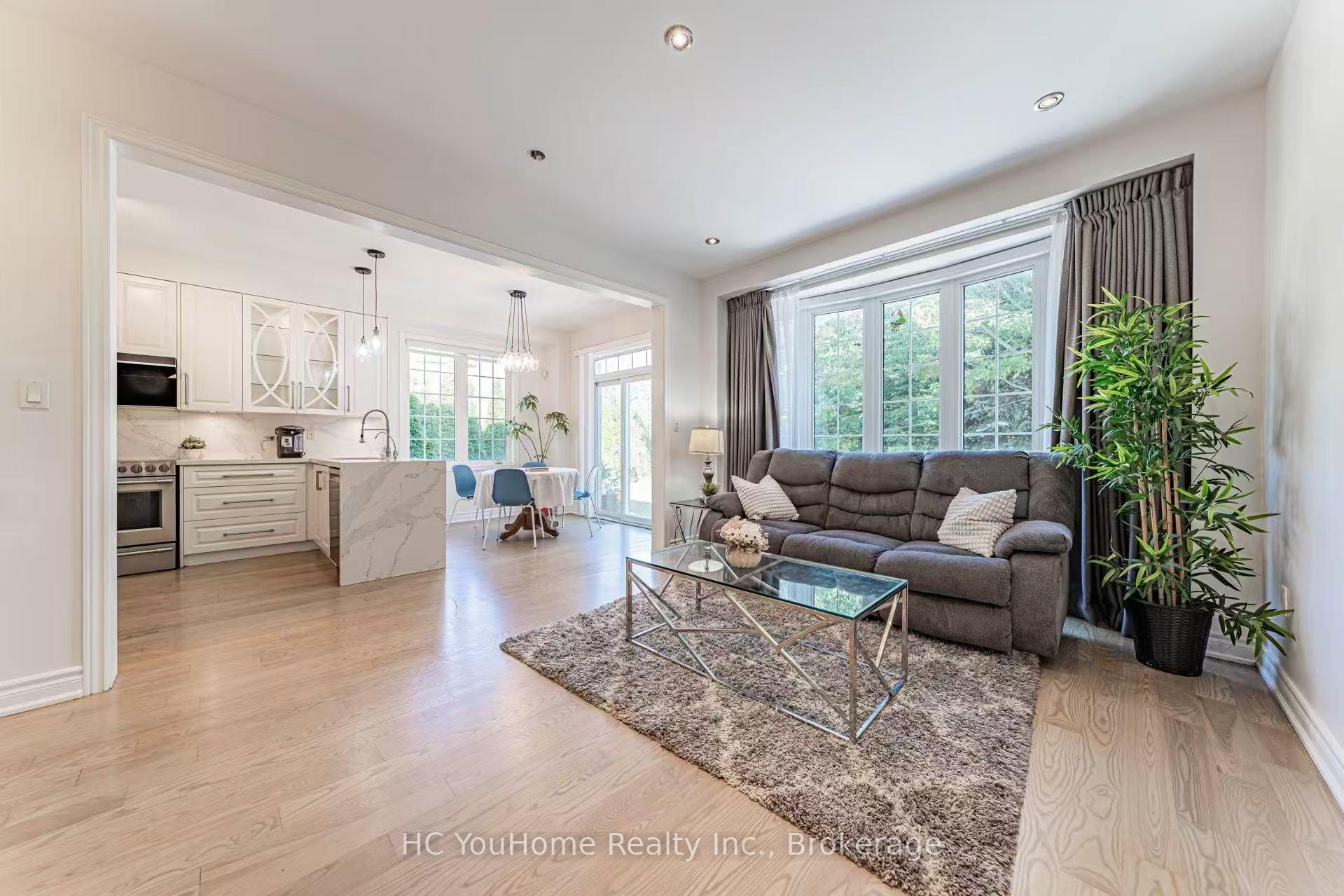 Photo 13 of 37 Shell Court, Richmond Hill, Rouge Woods — HOMEH