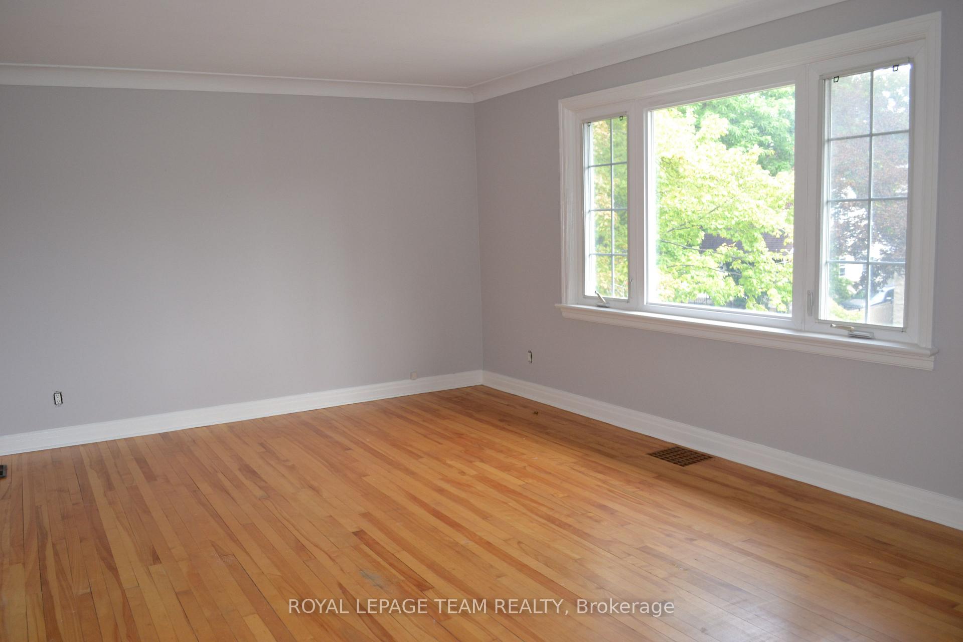 Photo 2 of Unit 2, 516 Athlone Avenue, Ottawa, Westboro/Hampton Park — HOMEH