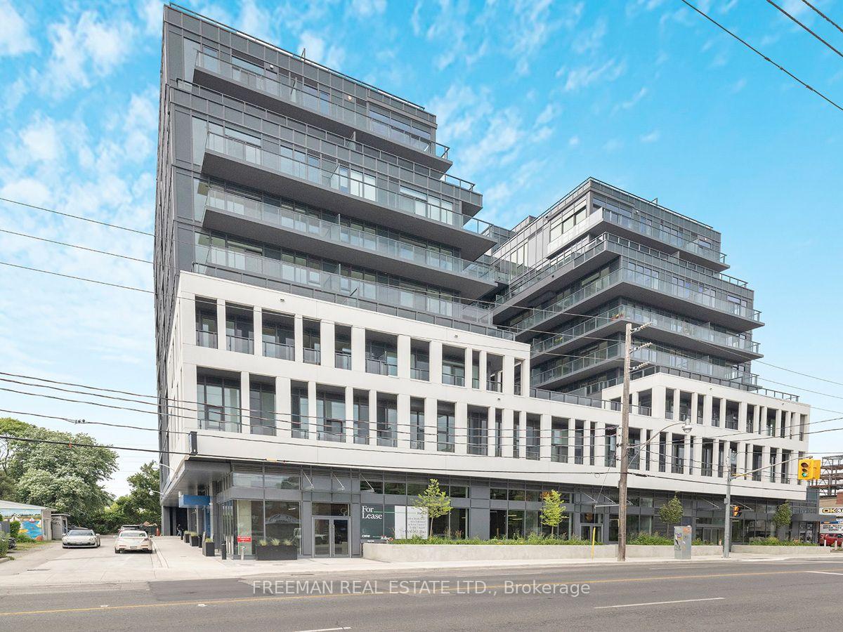 Front of Unit 606, 500 Dupont Street