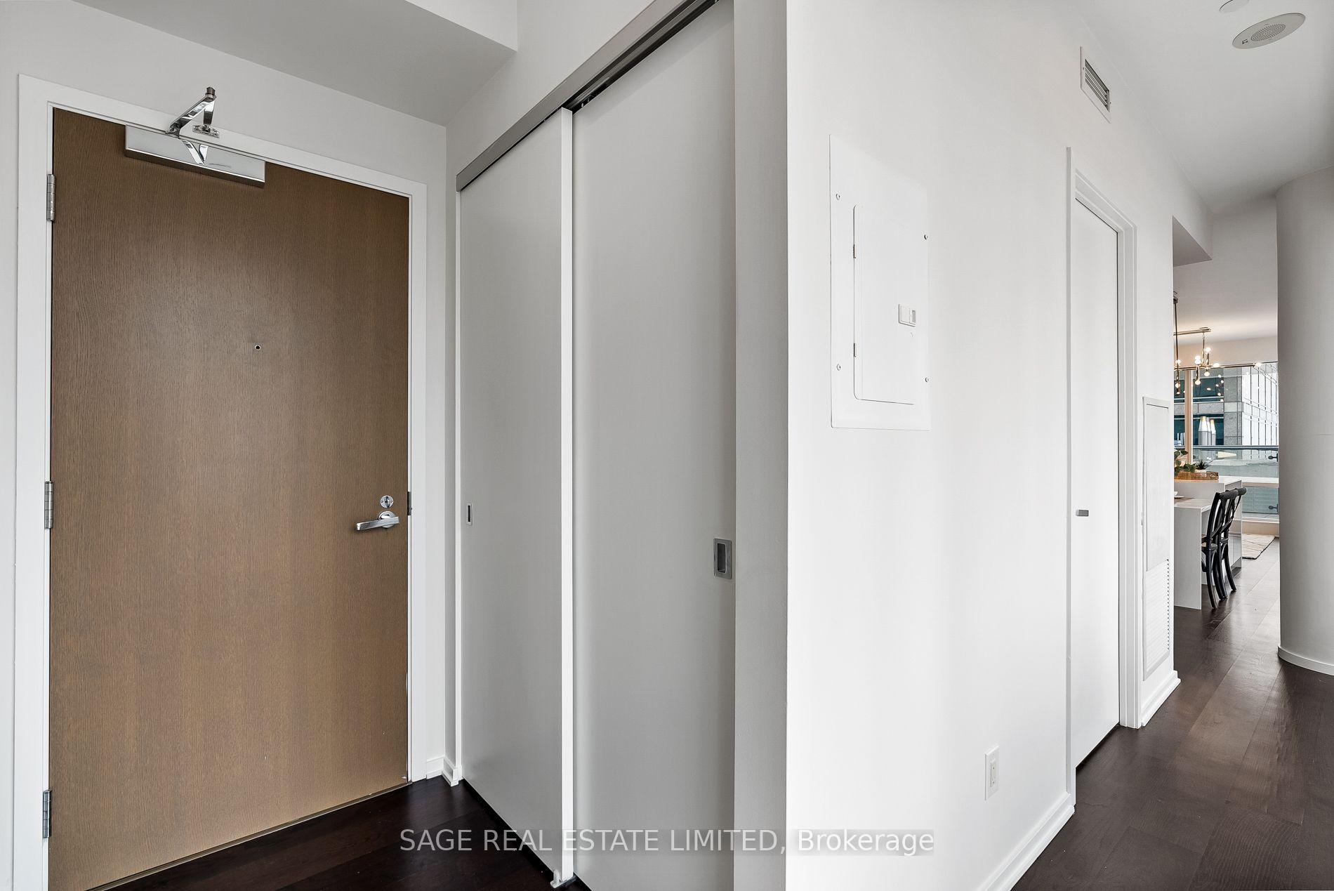Photo 2 of Unit 510, 1 Bloor Street E, Toronto, Church-Yonge Corridor — HOMEH