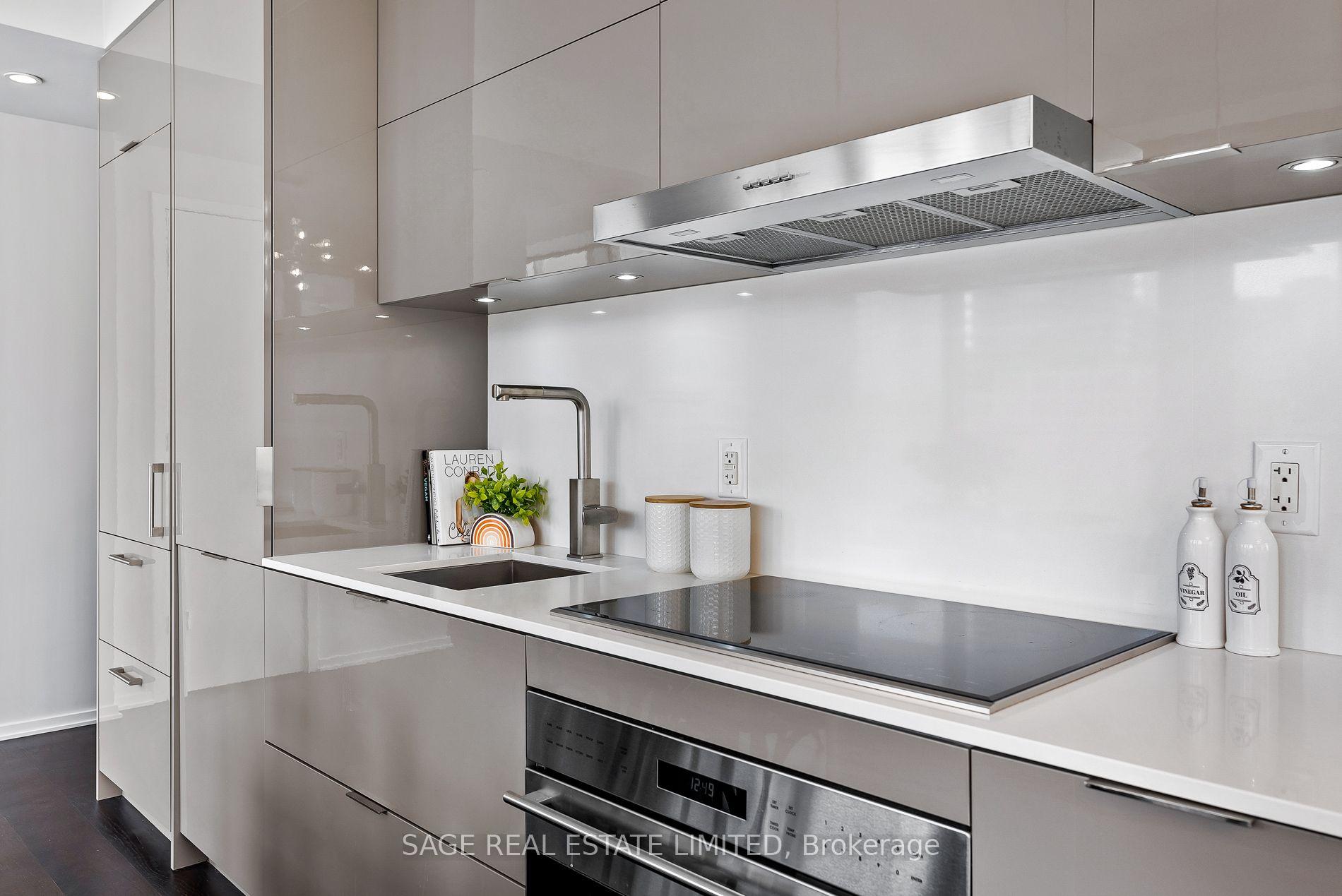 Photo 8 of Unit 510, 1 Bloor Street E, Toronto, Church-Yonge Corridor — HOMEH