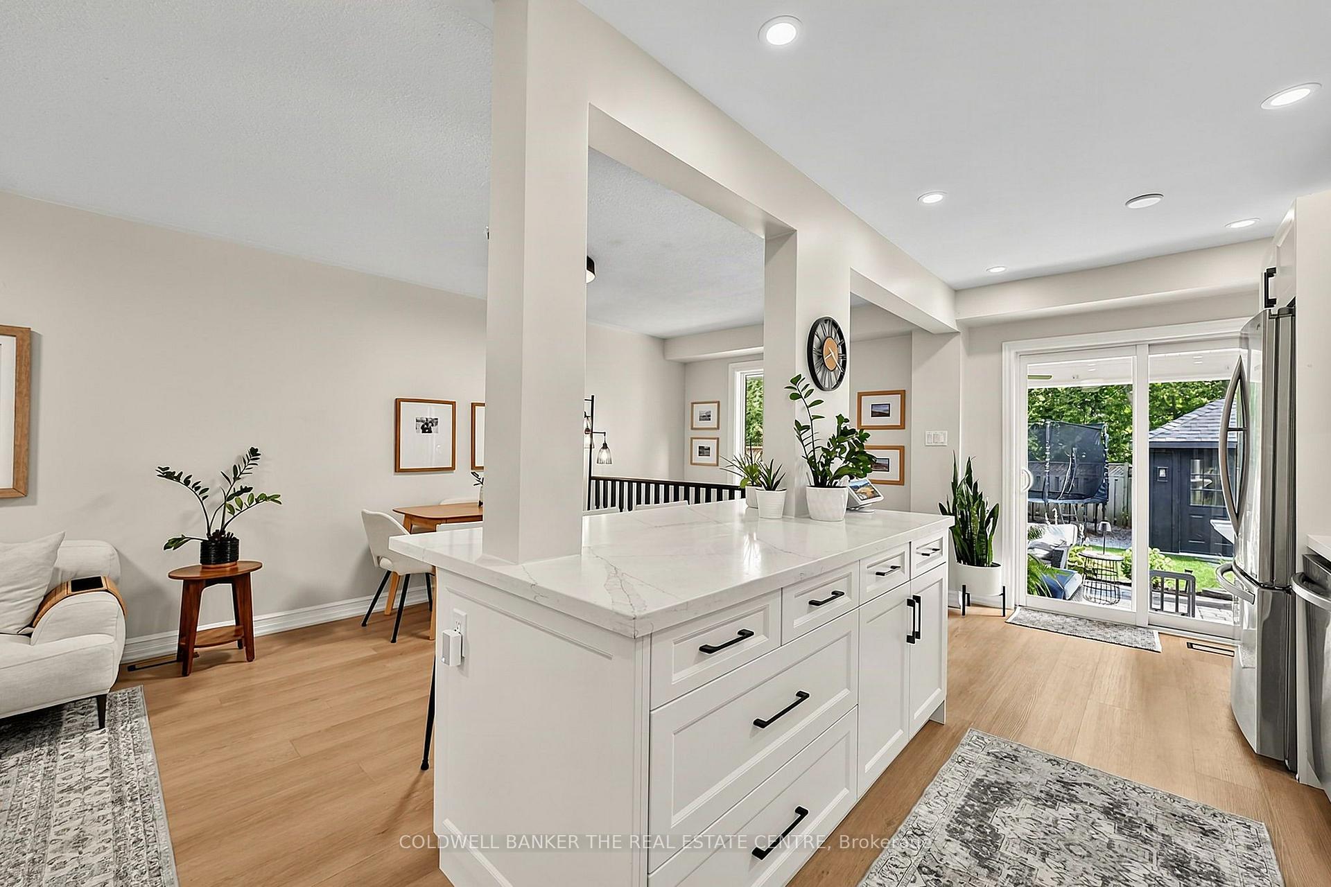 Photo 12 of 77 Cunningham Drive, Barrie, Ardagh — HOMEH