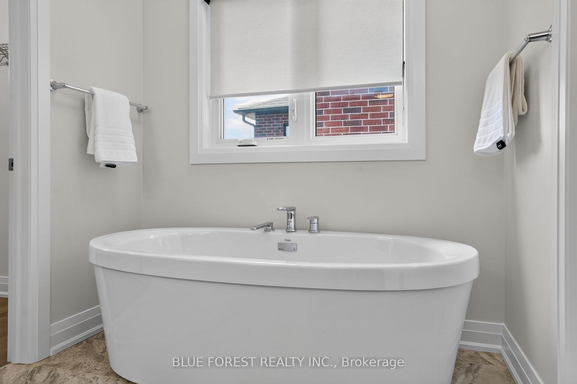 Photo 19 of 424 Warner Terrace, London, North R — HOMEH