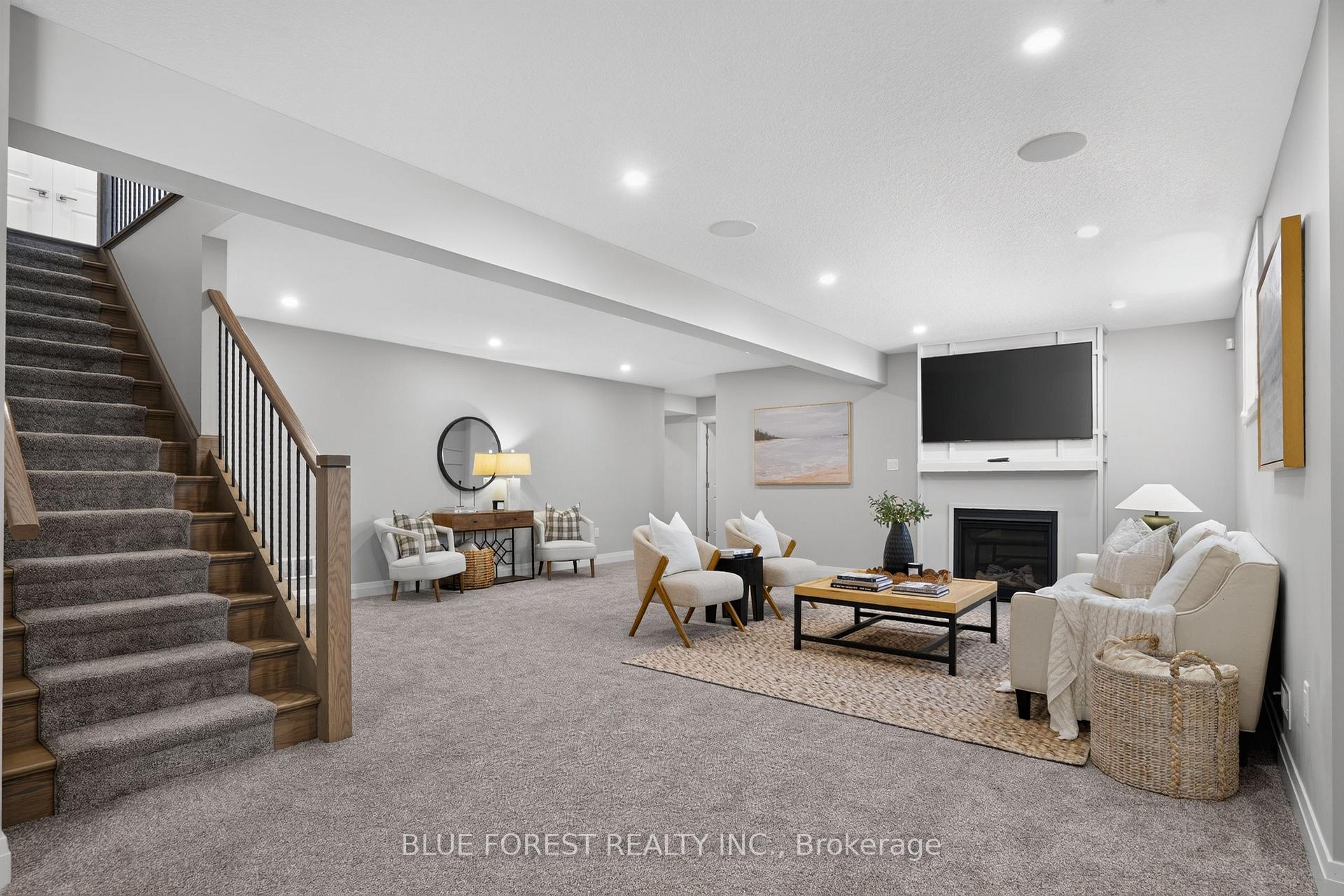 Photo 24 of 424 Warner Terrace, London, North R — HOMEH