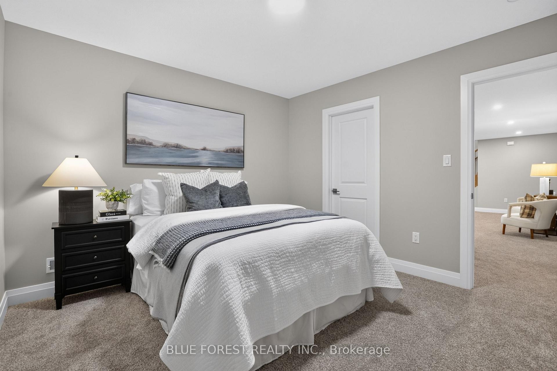 Photo 32 of 424 Warner Terrace, London, North R — HOMEH