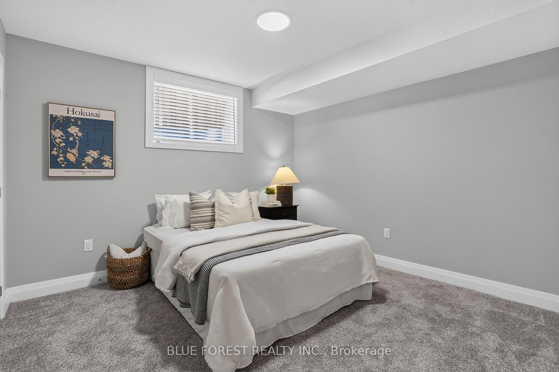 Photo 33 of 424 Warner Terrace, London, North R — HOMEH