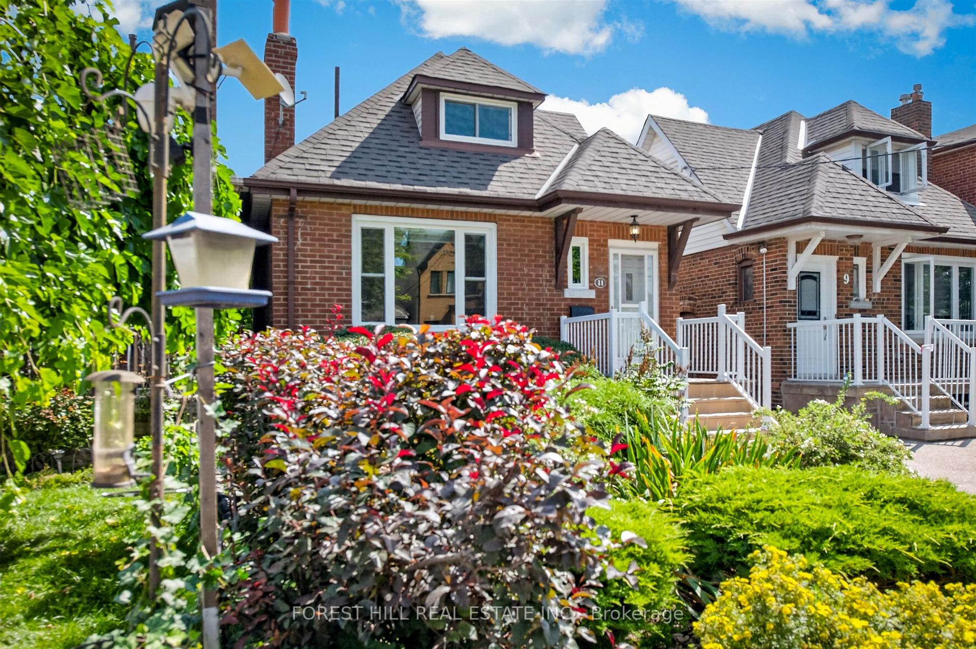 Photo 2 of 11 Yarrow Road, Toronto, Keelesdale-Eglinton West — HOMEH