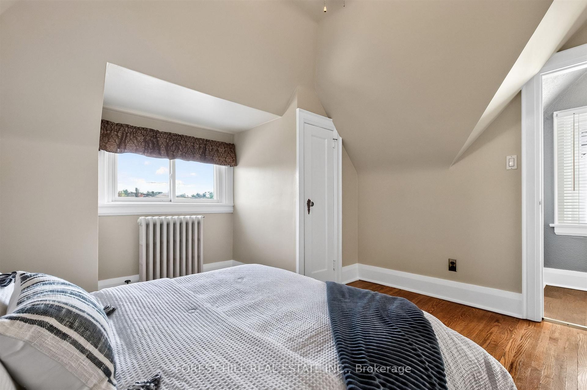 Photo 24 of 11 Yarrow Road, Toronto, Keelesdale-Eglinton West — HOMEH