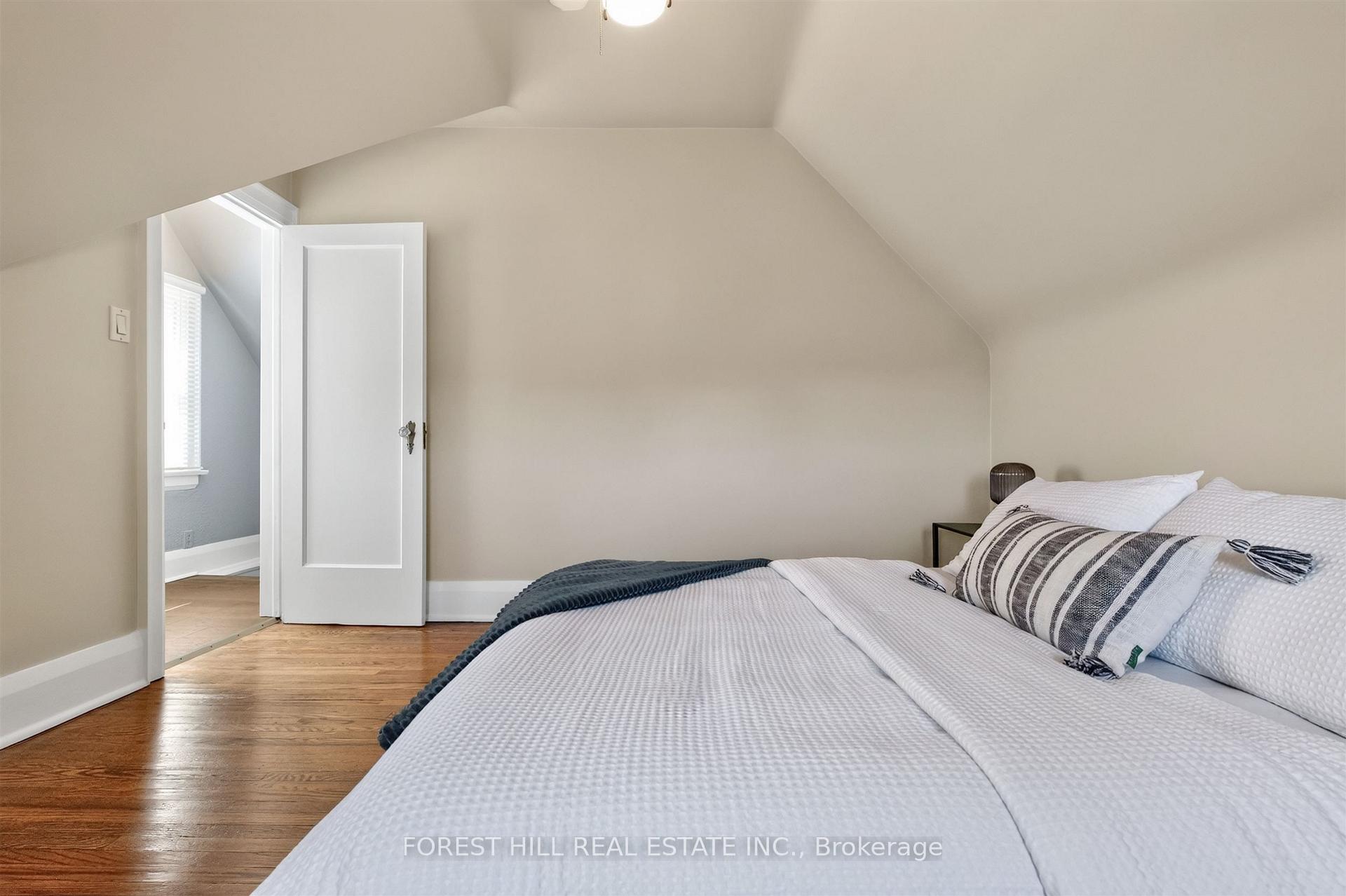 Photo 25 of 11 Yarrow Road, Toronto, Keelesdale-Eglinton West — HOMEH