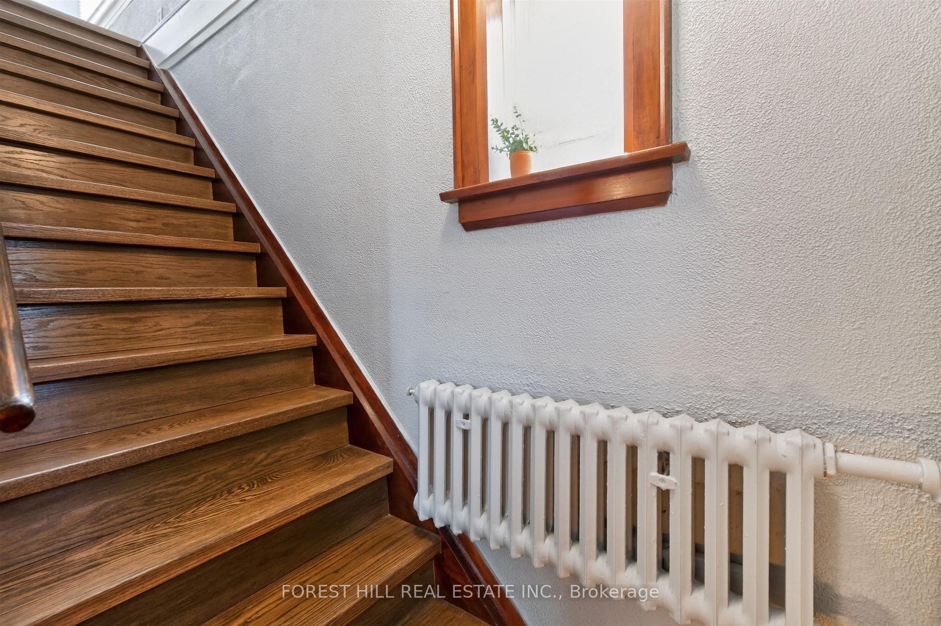 Photo 27 of 11 Yarrow Road, Toronto, Keelesdale-Eglinton West — HOMEH