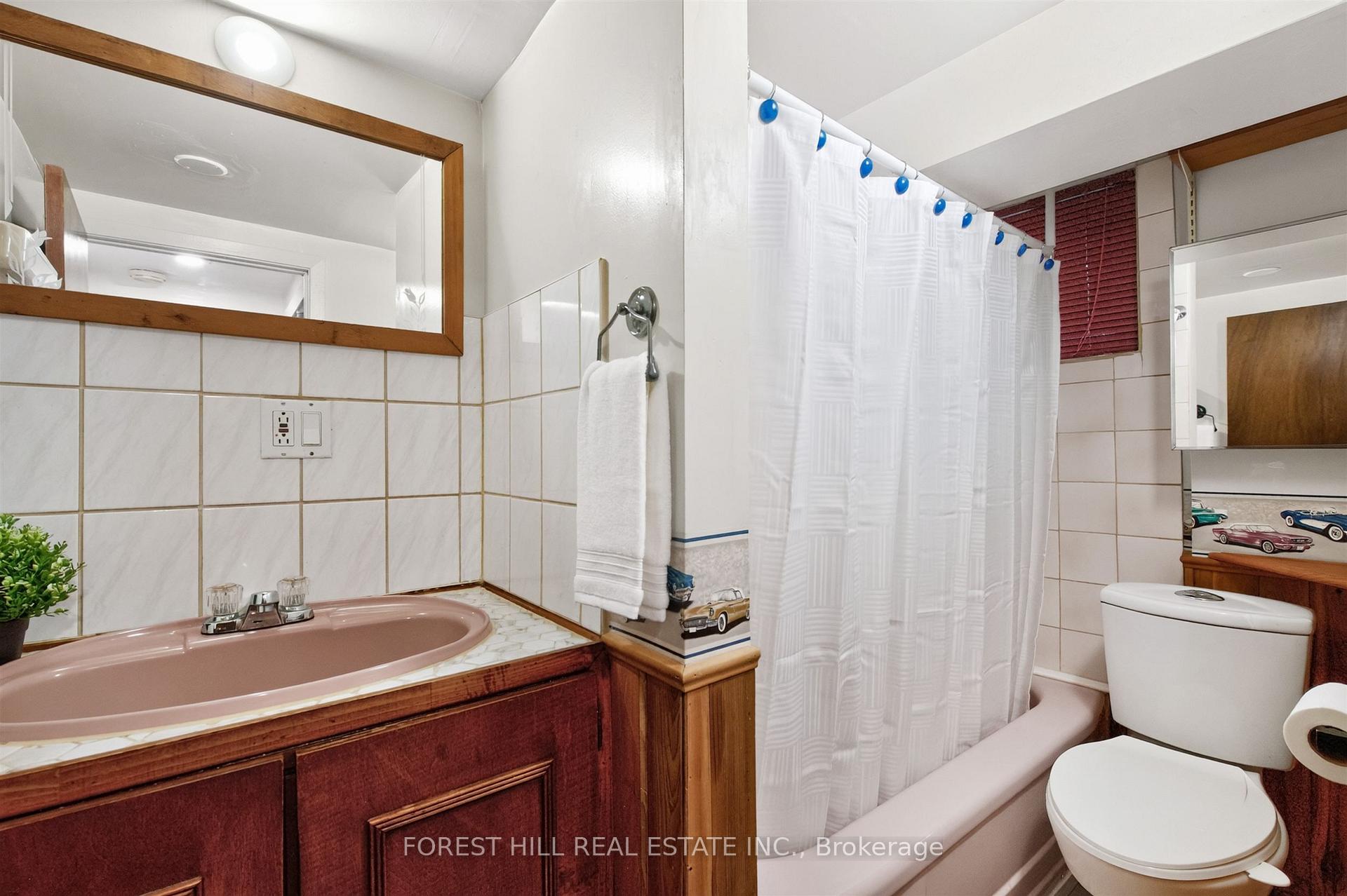 Photo 32 of 11 Yarrow Road, Toronto, Keelesdale-Eglinton West — HOMEH