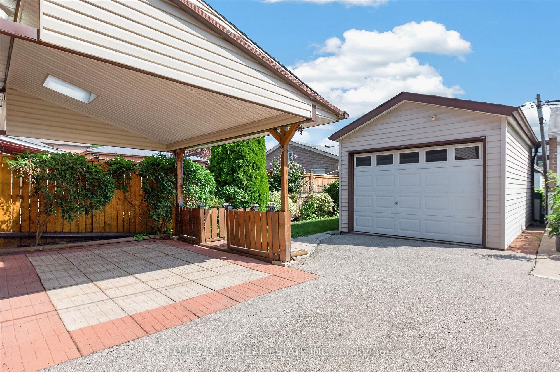 Photo 40 of 11 Yarrow Road, Toronto, Keelesdale-Eglinton West — HOMEH