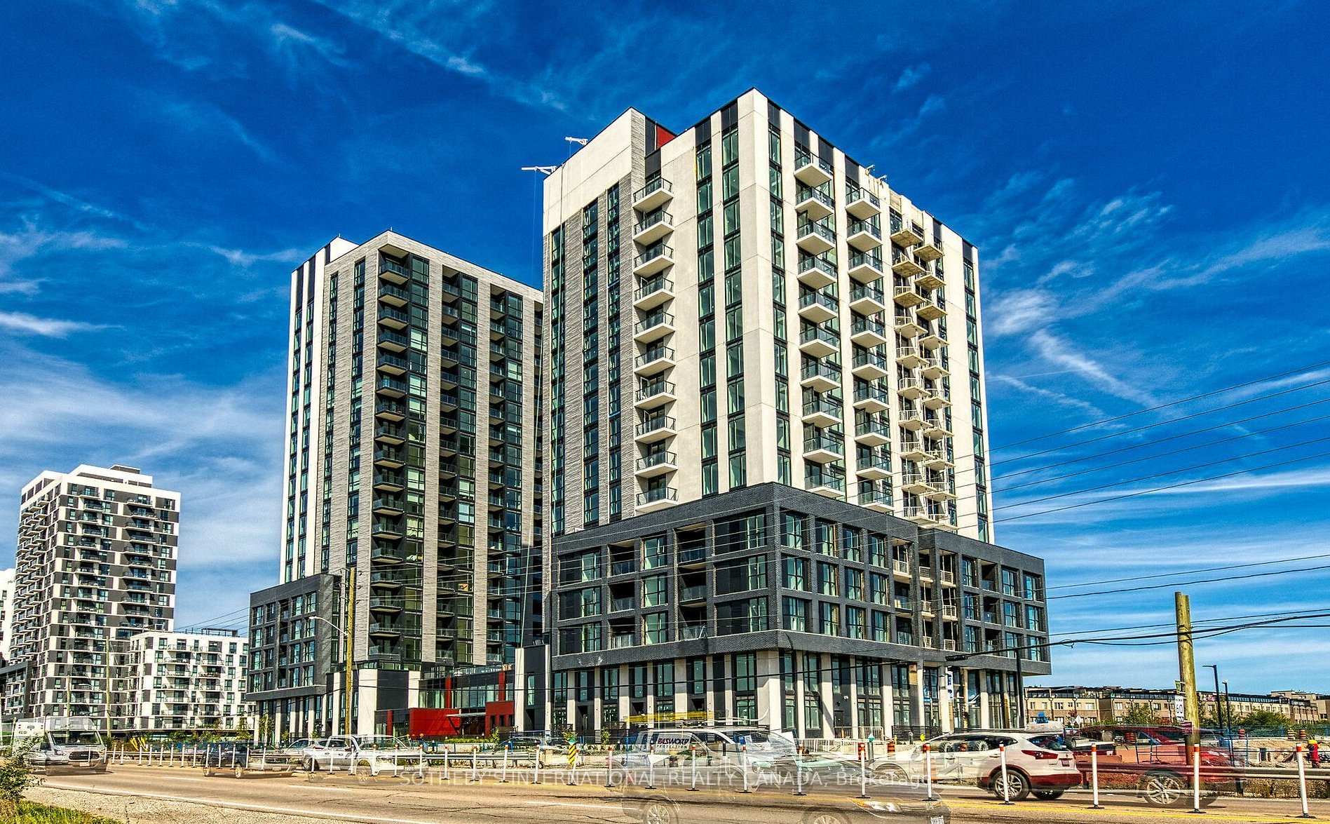 Front of Unit 1005, 3079 Trafalgar Road