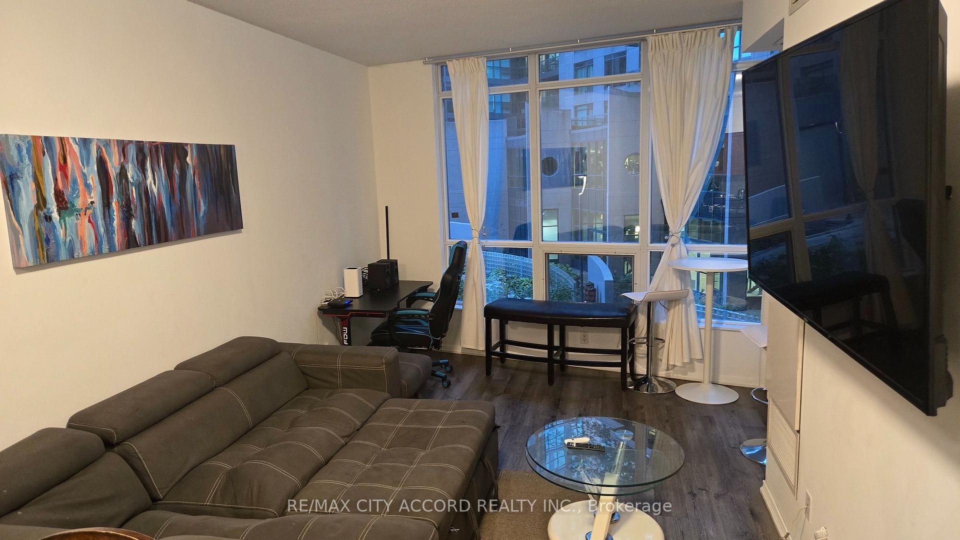 Photo 4 of Unit 202, 231 Fort York Boulevard, Toronto, Niagara — HOMEH