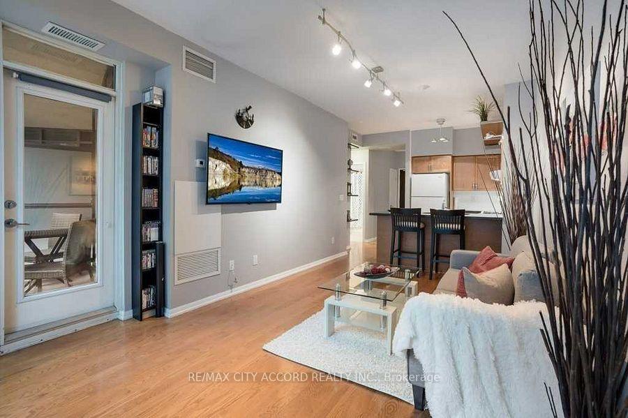 Photo 5 of Unit 202, 231 Fort York Boulevard, Toronto, Niagara — HOMEH