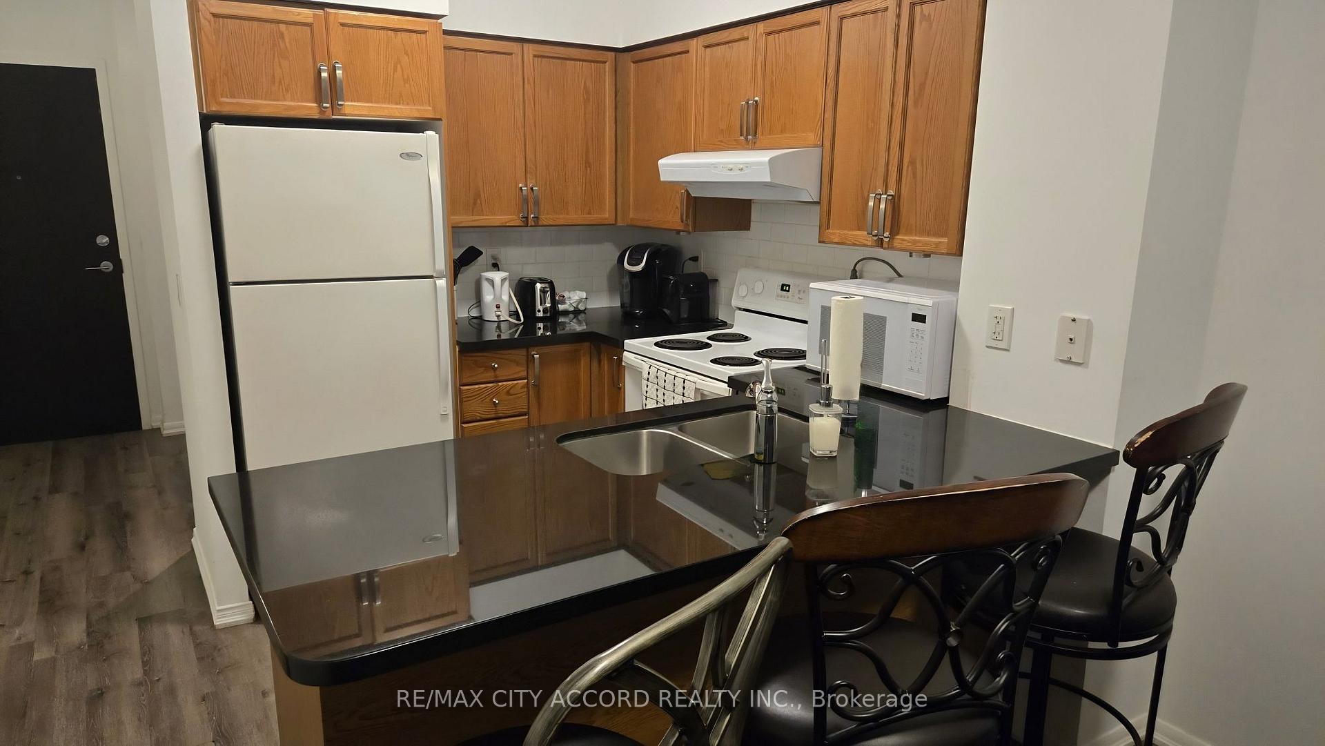 Photo 6 of Unit 202, 231 Fort York Boulevard, Toronto, Niagara — HOMEH