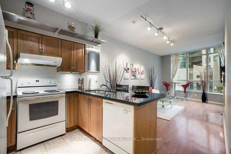 Photo 8 of Unit 202, 231 Fort York Boulevard, Toronto, Niagara — HOMEH