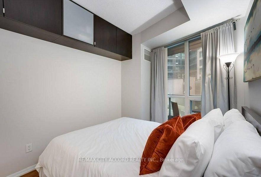 Photo 10 of Unit 202, 231 Fort York Boulevard, Toronto, Niagara — HOMEH