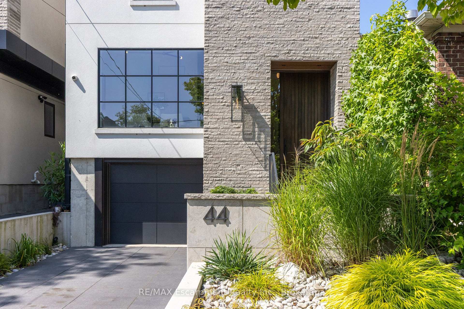 Photo 3 of 44 Thirteenth Street, Etobicoke, New Toronto — HOMEH