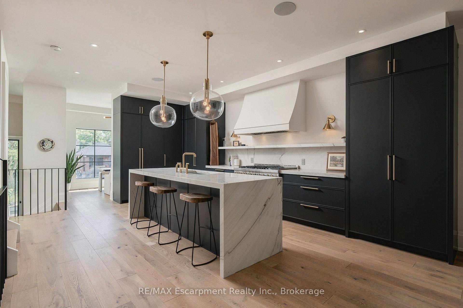 Photo 12 of 44 Thirteenth Street, Etobicoke, New Toronto — HOMEH