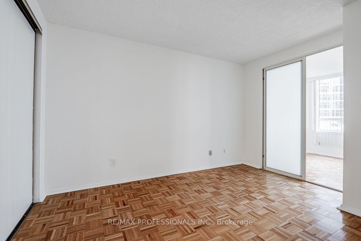 Photo 8 of Unit 502, 633 Bay Street, Toronto, Bay Street Corridor — HOMEH