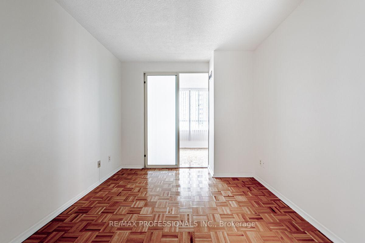 Photo 9 of Unit 502, 633 Bay Street, Toronto, Bay Street Corridor — HOMEH