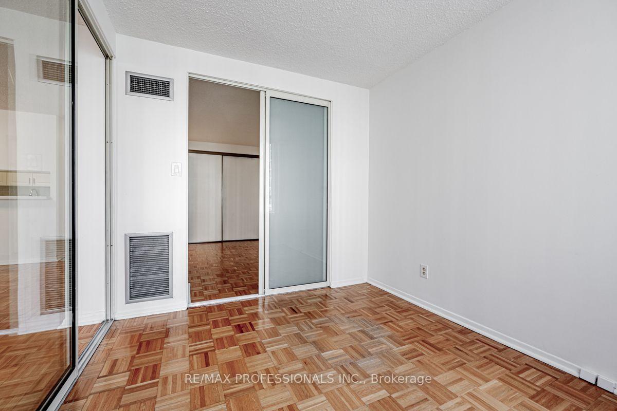 Photo 16 of Unit 502, 633 Bay Street, Toronto, Bay Street Corridor — HOMEH