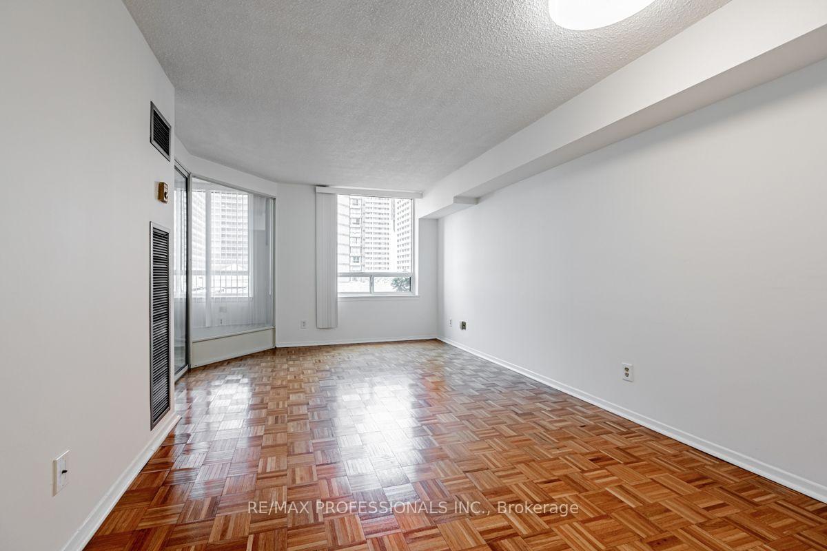 Photo 18 of Unit 502, 633 Bay Street, Toronto, Bay Street Corridor — HOMEH