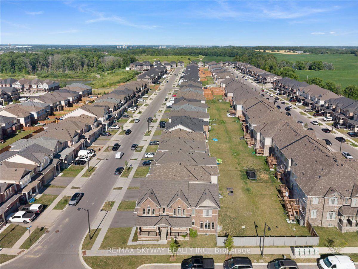 Photo 3 of 2 Georgina Street, Kitchener, Pioneer Park/Doon/Wyldwoods — HOMEH