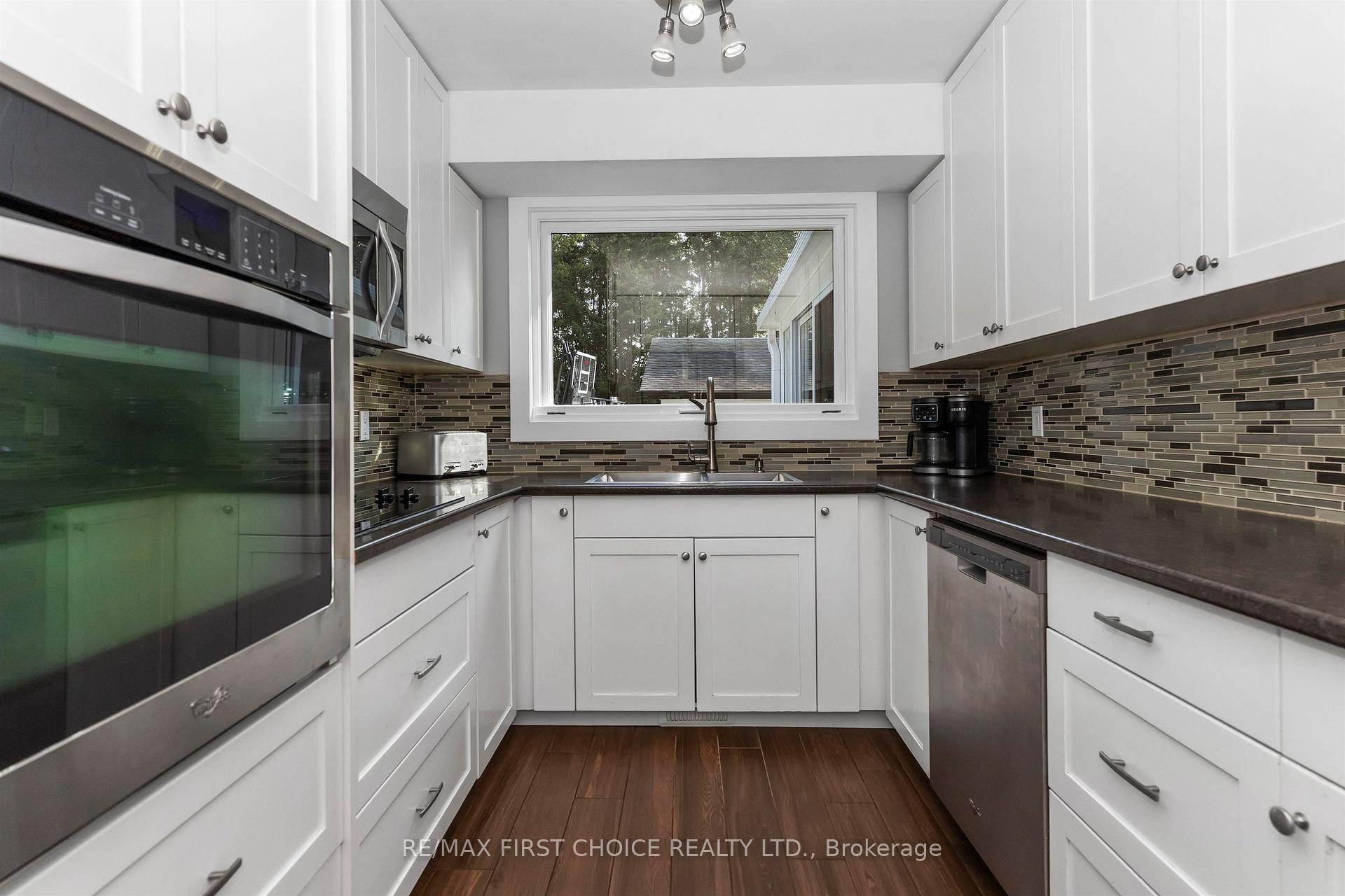 Photo 3 of 556 Laurentian Drive, Thunder Bay, Northwood Park — HOMEH