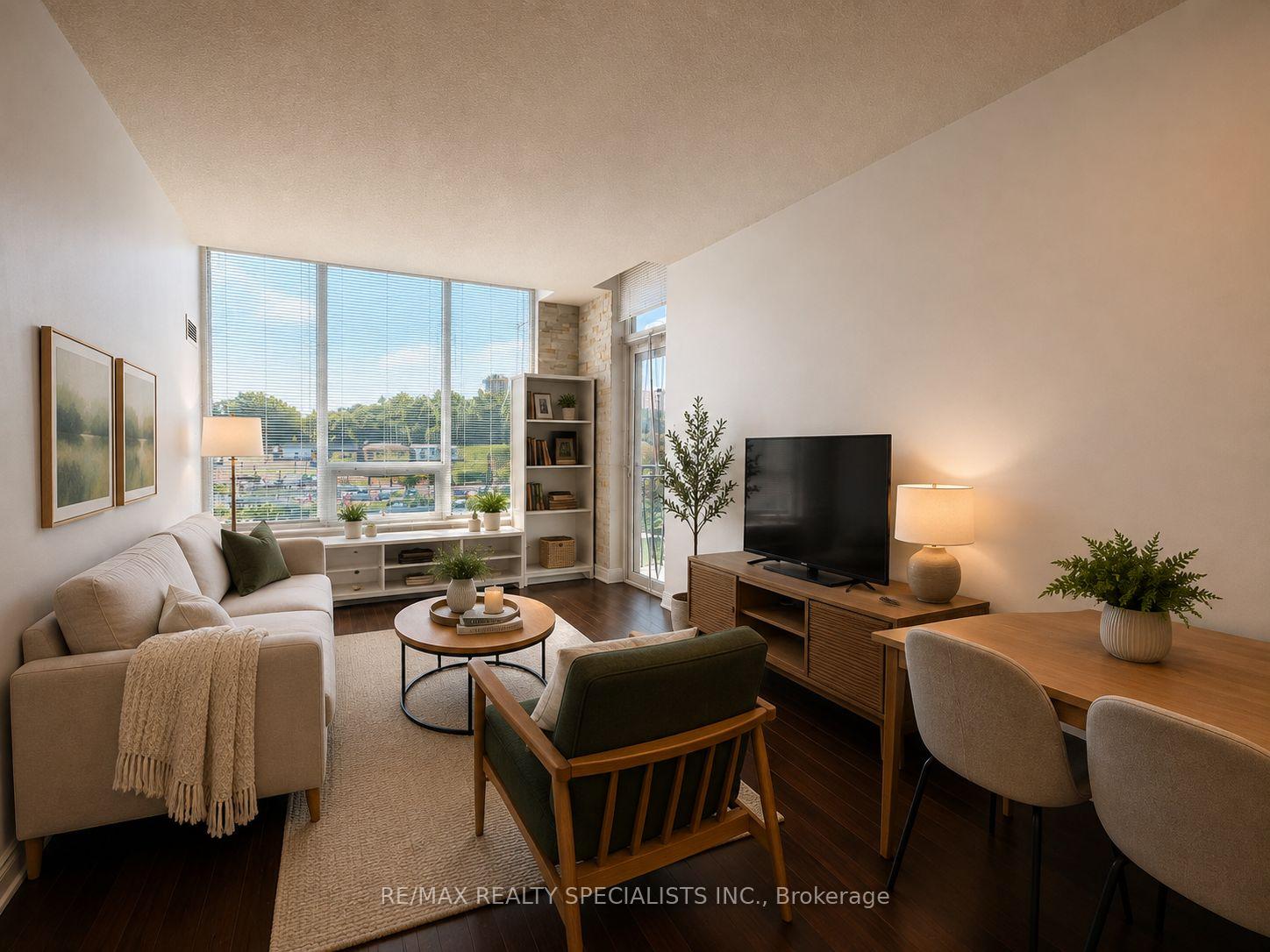 Photo 3 of Unit 306, 3525 Kariya Drive, Mississauga, Fairview — HOMEH