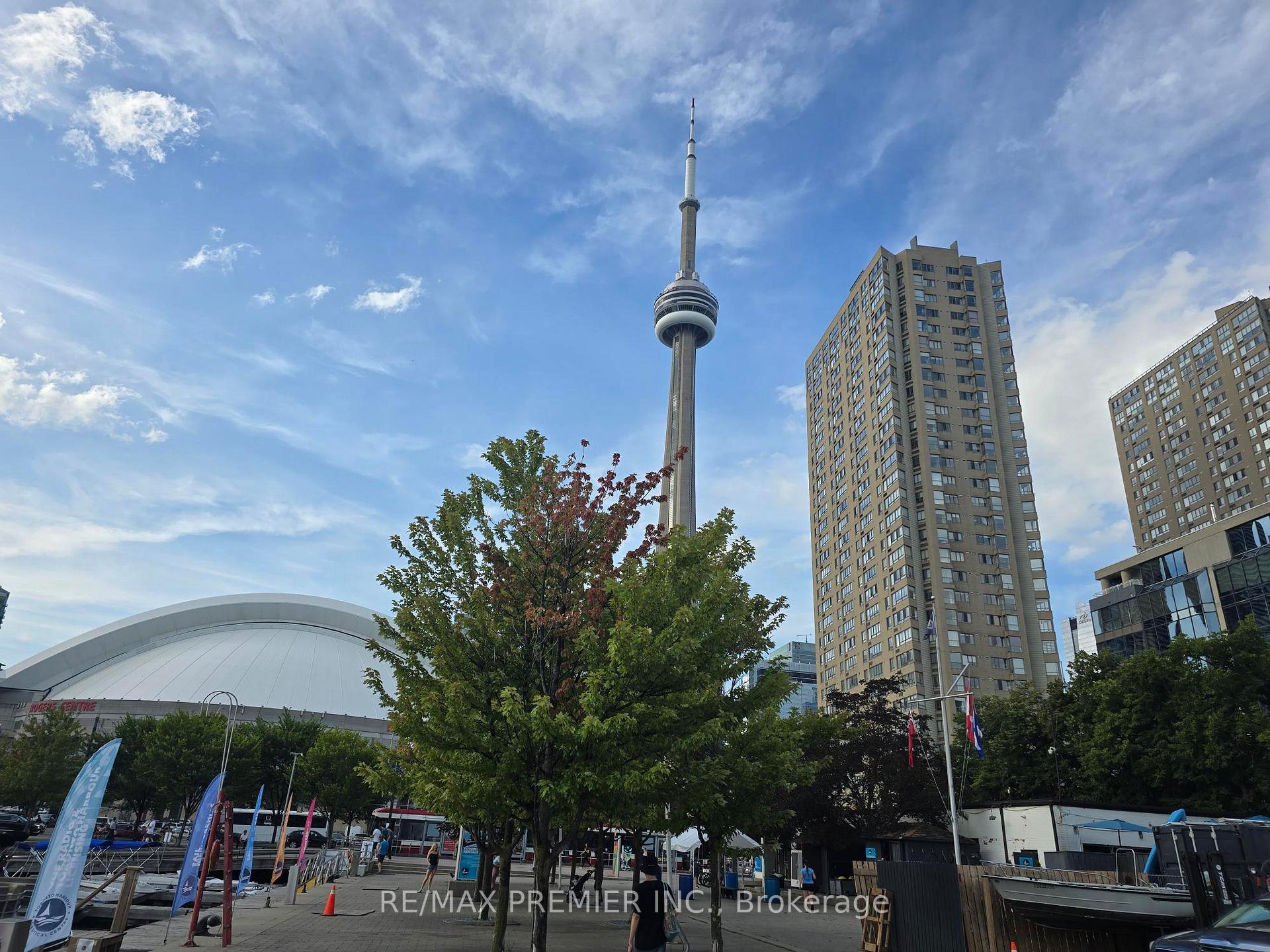 Photo 2 of Unit 1003, 270 Queens Quay W, Toronto, Waterfront Communities — HOMEH