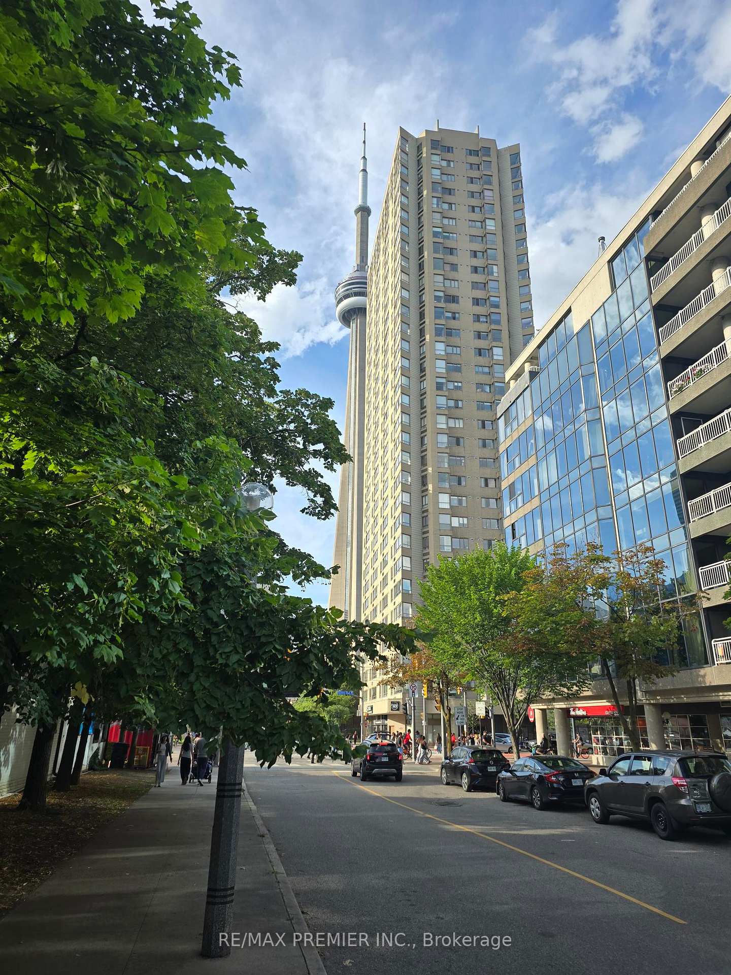 Photo 4 of Unit 1003, 270 Queens Quay W, Toronto, Waterfront Communities — HOMEH