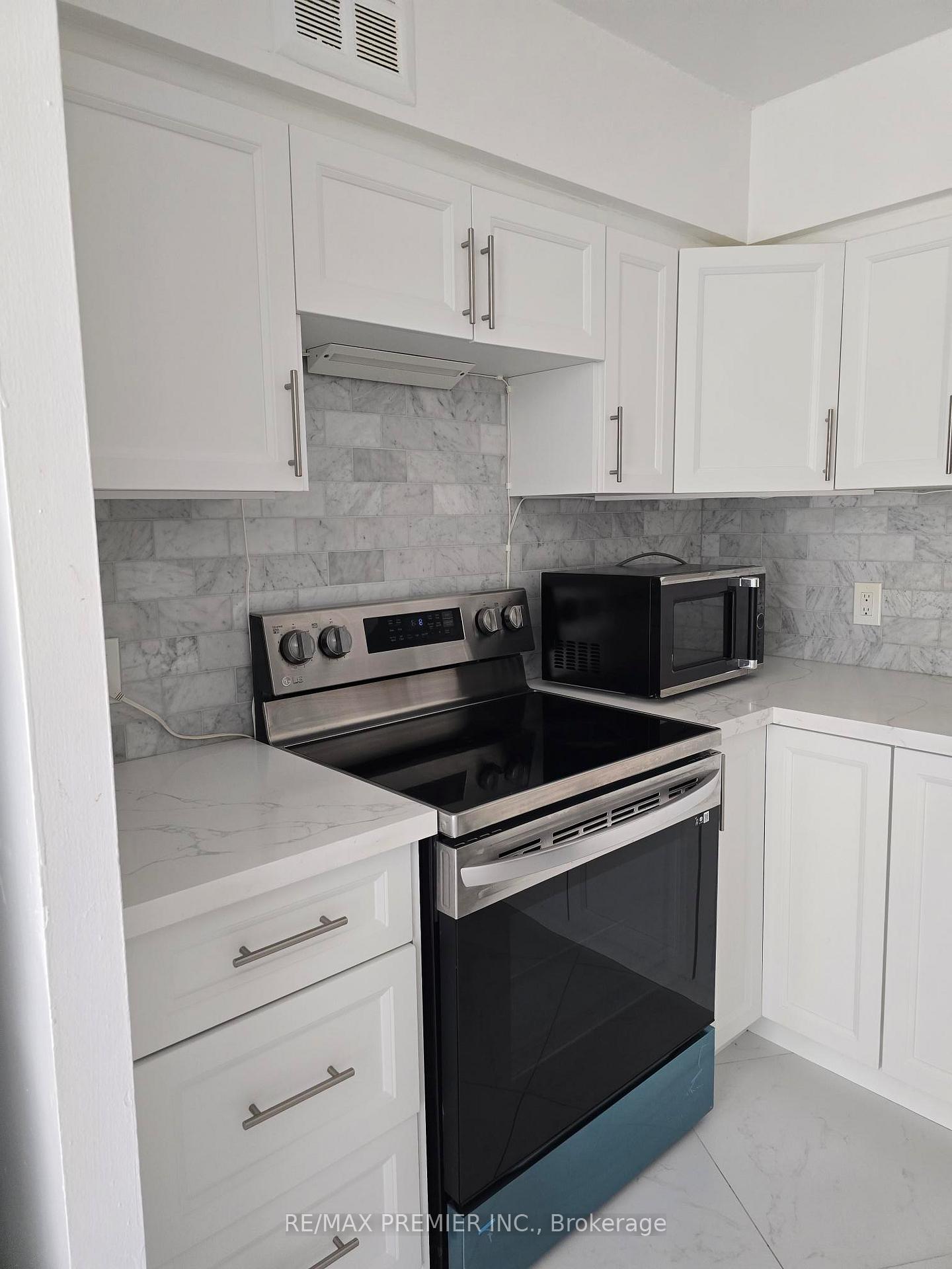 Photo 14 of Unit 1003, 270 Queens Quay W, Toronto, Waterfront Communities — HOMEH