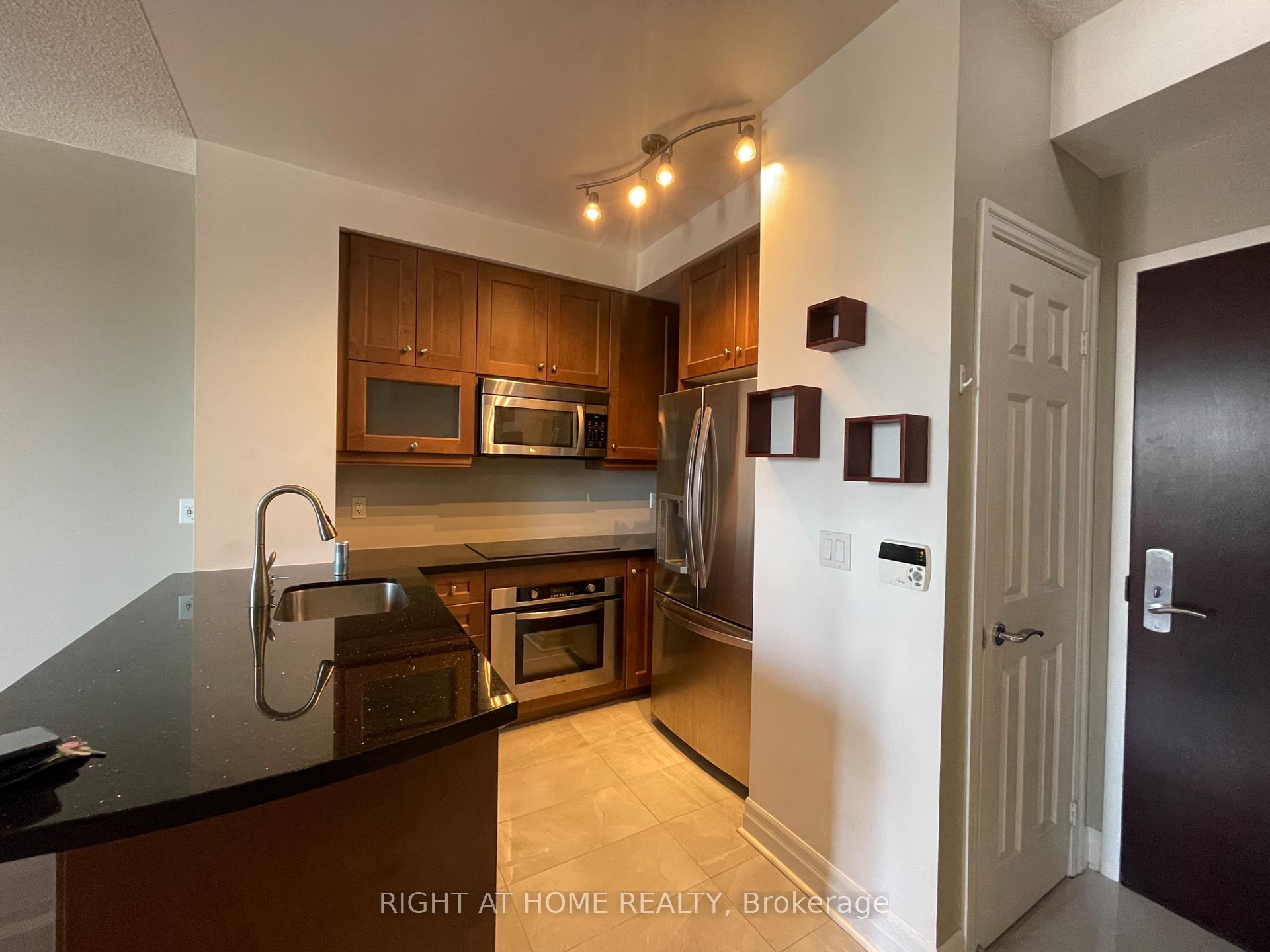 Photo 5 of Unit 1903, 35 Balmuto Street, Toronto, Bay Street Corridor — HOMEH